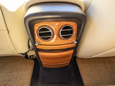 Used 2010 Rolls-Royce Phantom Drophead Coupe RWD image 44