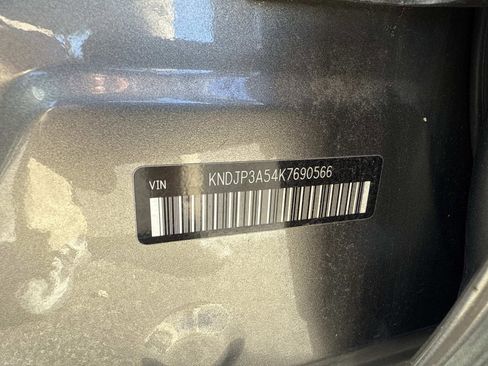 Used 2019 Kia Soul + image 32