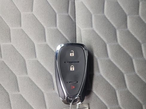 Used 2020 Chevrolet Equinox LT image 32