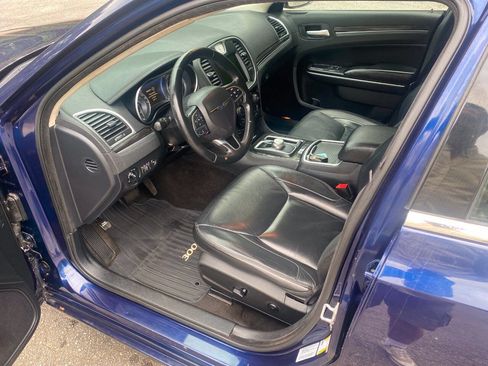 Used 2016 Chrysler 300 Limited RWD image 13