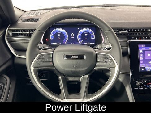 New 2025 Jeep Grand Cherokee Laredo image 7