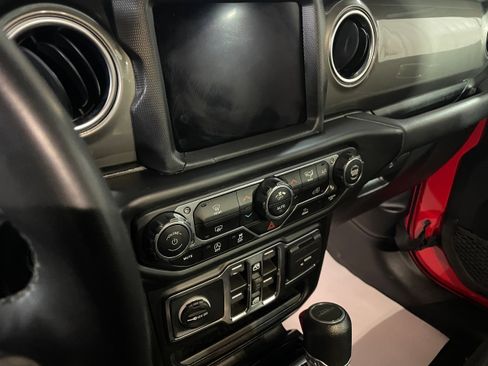 Used 2023 Jeep Gladiator Overland image 13