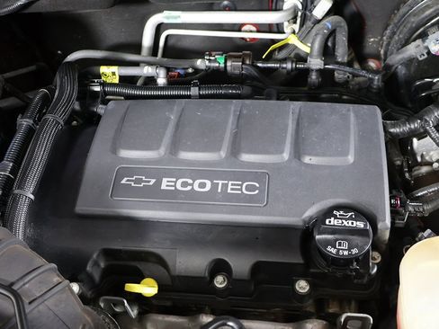 Used 2020 Chevrolet Trax LT image 12