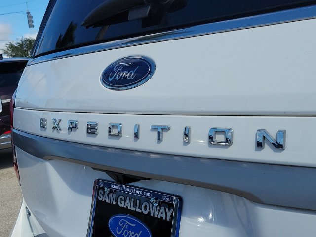 Certified 2022 Ford Expedition XLT RWD image 7