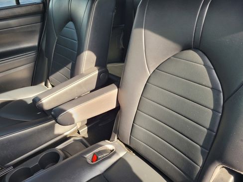 Used 2022 Toyota Highlander XLE image 17