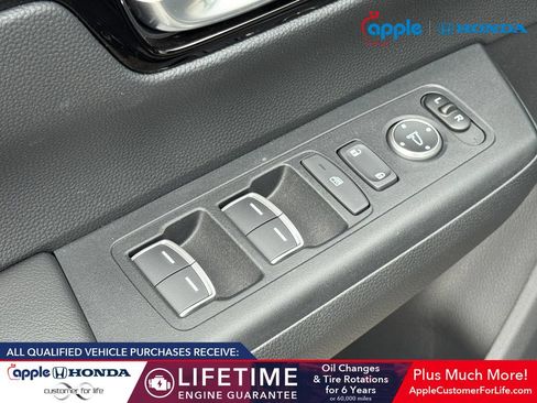 Used 2025 Honda CR-V Sport Touring image 9