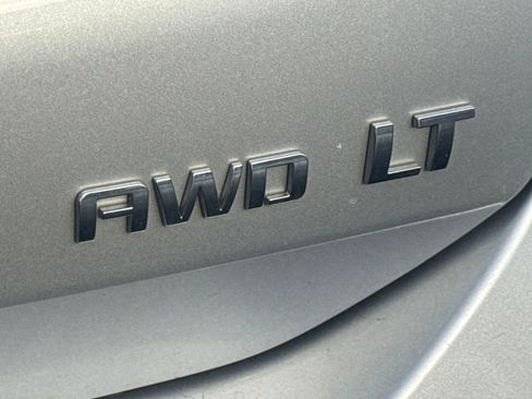 Used 2020 Chevrolet Equinox LT w/ Driver Convenience Package image 23