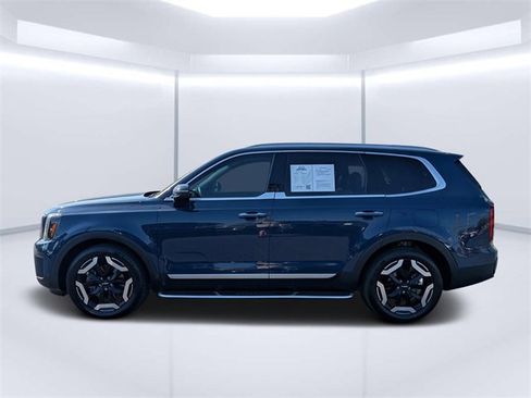 Used 2024 Kia Telluride S w/ S Sunroof Package image 2