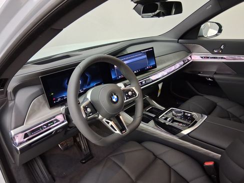 New 2026 BMW 740i w/ Premium Package image 2