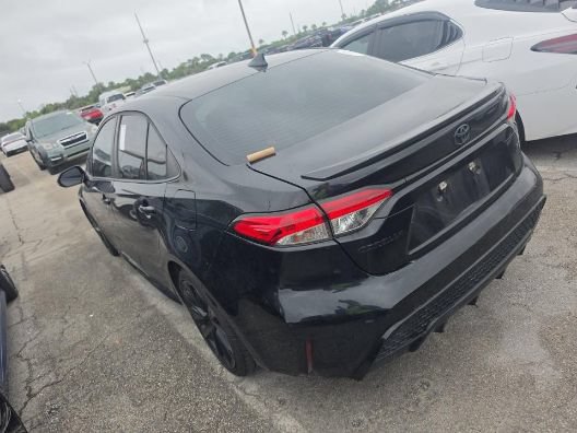 Used 2021 Toyota Corolla SE FWD image 2