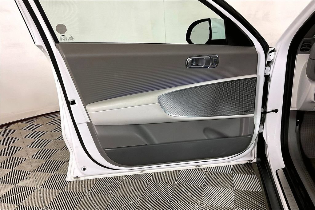 Used 2023 Hyundai Ioniq 6 Limited RWD image 22