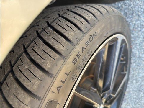 Used 2019 Toyota Camry XSE w/ Navigation Package image 9