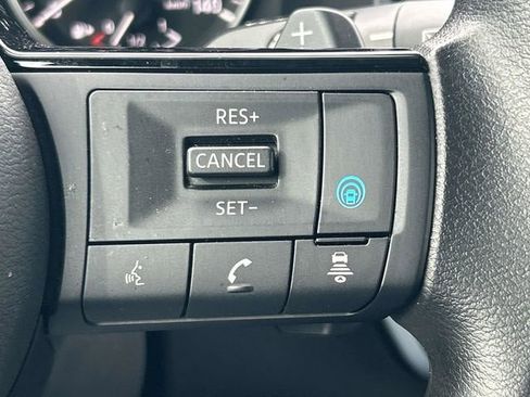 Used 2023 Nissan Rogue SV image 29