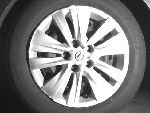 Used 2025 Nissan Sentra S image 12