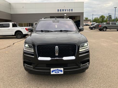 Used 2020 Lincoln Navigator Reserve w/ Equipment Group 208A Reserve AWD/4WD image 3