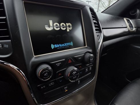 Used 2014 Jeep Grand Cherokee Laredo w/ Security & Convenience Group AWD/4WD image 13