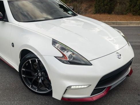 Used 2019 Nissan 370Z NISMO image 15