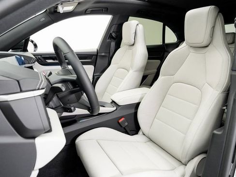 New 2026 Porsche Macan 4S Electric image 5