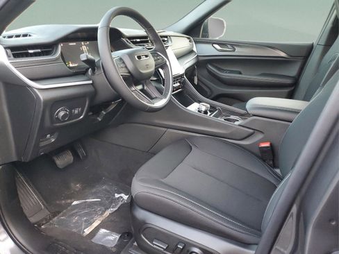 New 2025 Jeep Grand Cherokee Laredo w/ Luxury Tech Group I image 14