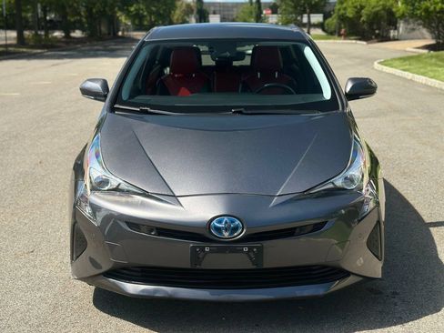 Used 2017 Toyota Prius Three FWD image 2