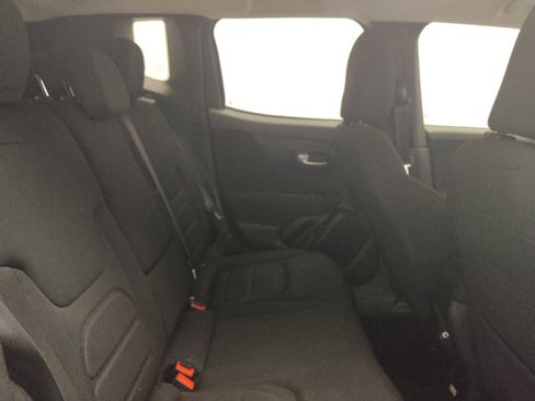 Used 2021 Jeep Renegade Latitude w/ Convenience Group AWD/4WD image 19