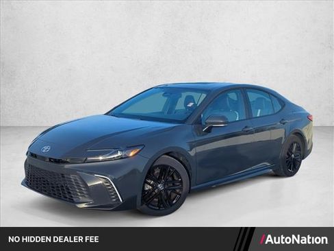 Certified 2025 Toyota Camry SE w/ Convenience Package FWD image 1