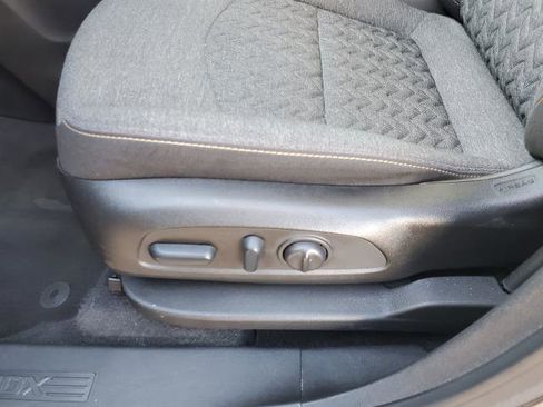 Used 2022 Chevrolet Equinox LT image 6