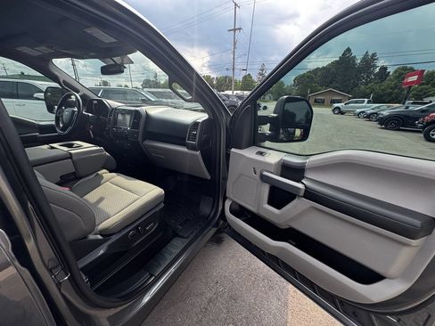 Used 2018 Ford F150 XLT w/ Equipment Group 302A Luxury AWD/4WD image 30