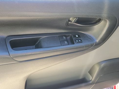 Used 2019 Nissan NV200 SV w/ Navigation Package image 21