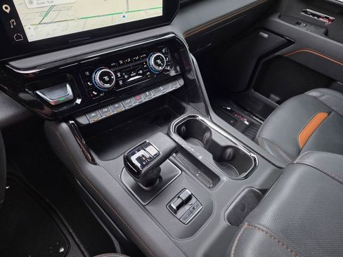 Used 2025 GMC Sierra 1500 AT4 w/ AT4 Premium Package image 19