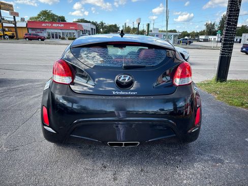 Used 2016 Hyundai Veloster w/ Option Group 02 image 5