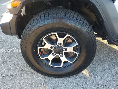 Used 2020 Jeep Gladiator Sport w/ Quick Order Package 24S image 5