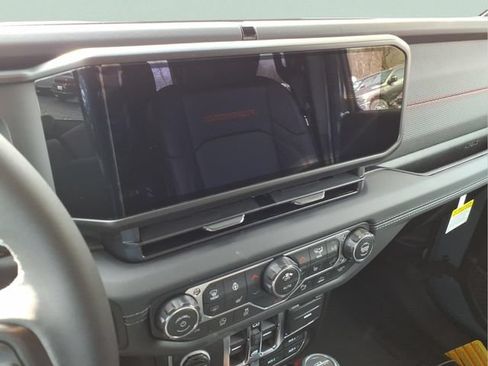 New 2026 Jeep Gladiator Rubicon AWD/4WD image 18