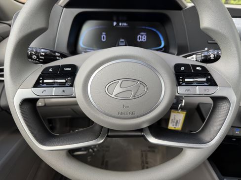 Used 2025 Hyundai Elantra SE w/ Cargo Package FWD image 61