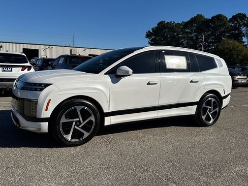 New 2026 Hyundai Ioniq 9 Calligraphy image 2