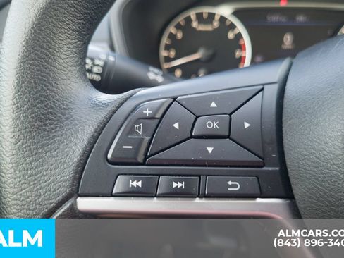 Used 2025 Nissan Altima 2.5 SV FWD image 11
