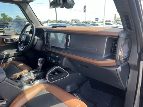 Used 2024 Ford Bronco Outer Banks AWD/4WD image 15