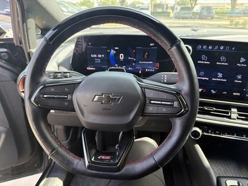 Used 2024 Chevrolet Equinox EV RS FWD image 6