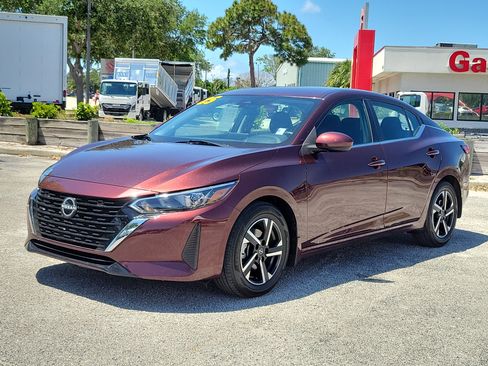 Used 2025 Nissan Sentra SV FWD image 2