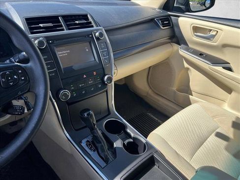 Certified 2017 Toyota Camry LE image 15