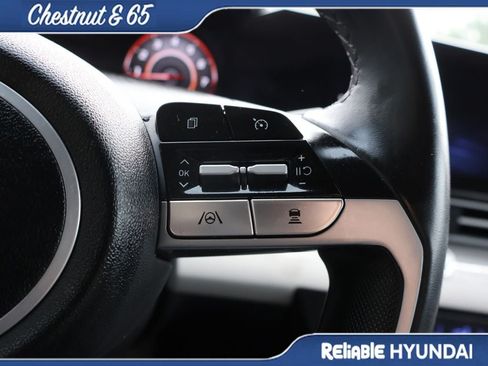 Used 2023 Hyundai Elantra Limited FWD image 29
