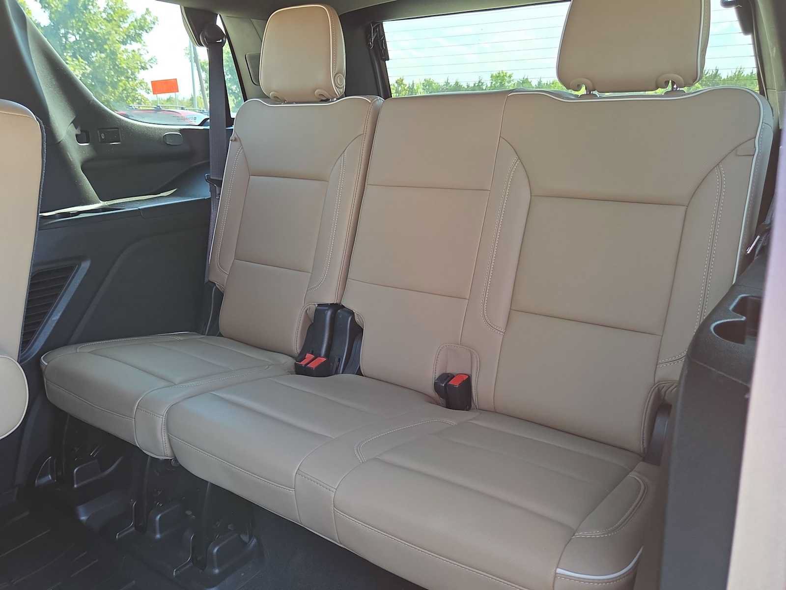 Used 2021 Chevrolet Tahoe Premier RWD image 16
