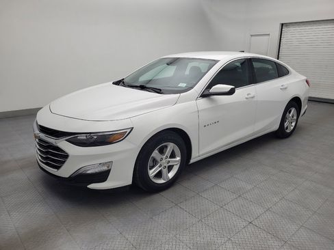 Used 2024 Chevrolet Malibu LS w/ Driver Confidence Package FWD image 2