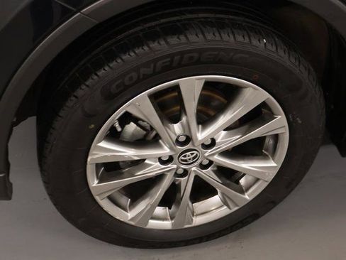 Used 2017 Toyota RAV4 Limited image 8