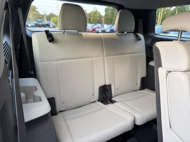 Used 2025 Hyundai Santa Fe SEL FWD image 17