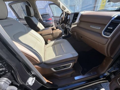 Used 2019 RAM 1500 Laramie image 37