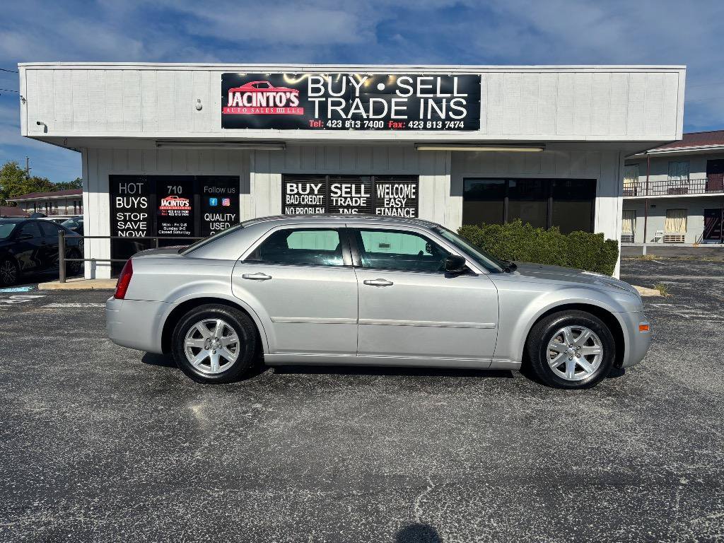 Used 2006 Chrysler 300 RWD image 1
