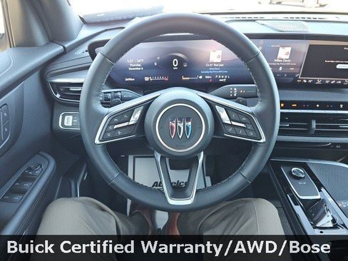 Certified 2025 Buick Enclave Preferred image 17