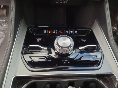 Certified 2024 Jeep Wagoneer Series II w/ Convenience Group I image 25