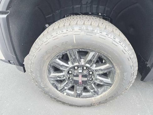 New 2026 GMC Sierra 2500 AT4 w/ AT4 Premium Plus Package AWD/4WD image 27